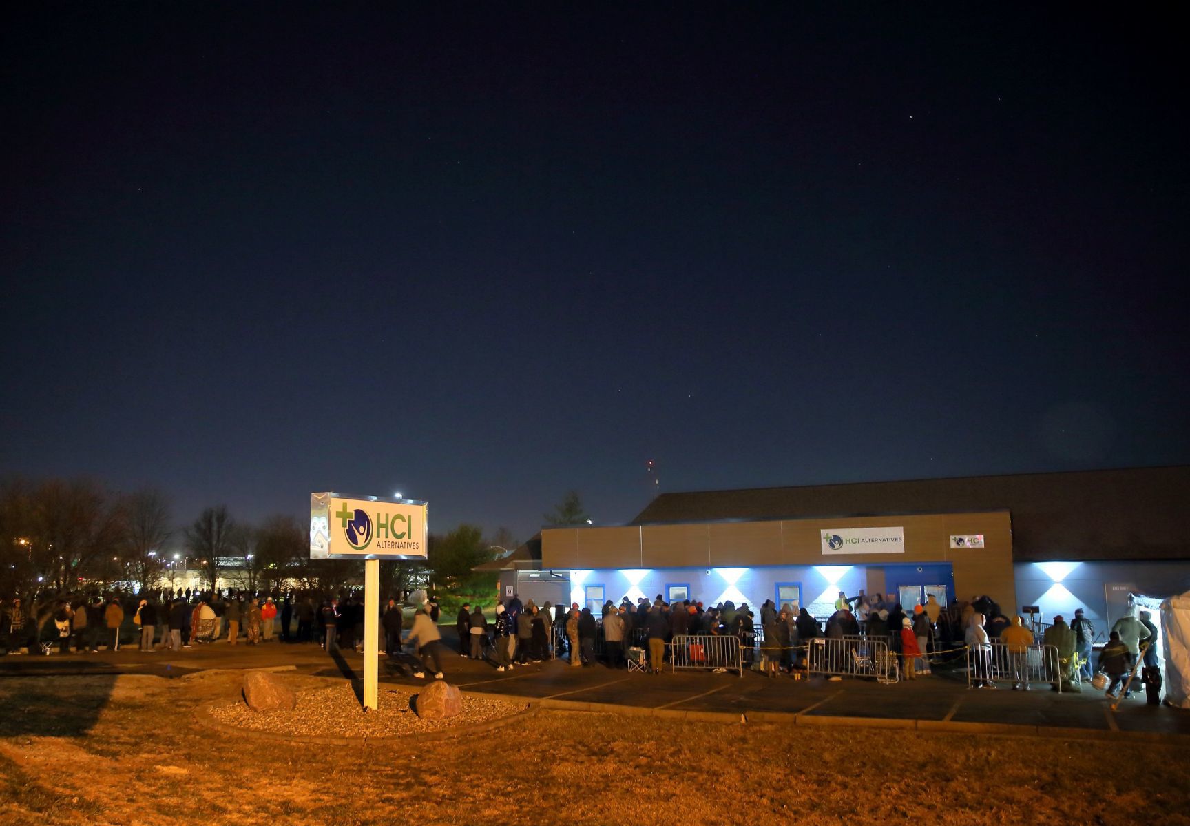 Illinois begins recreational marijuana sales